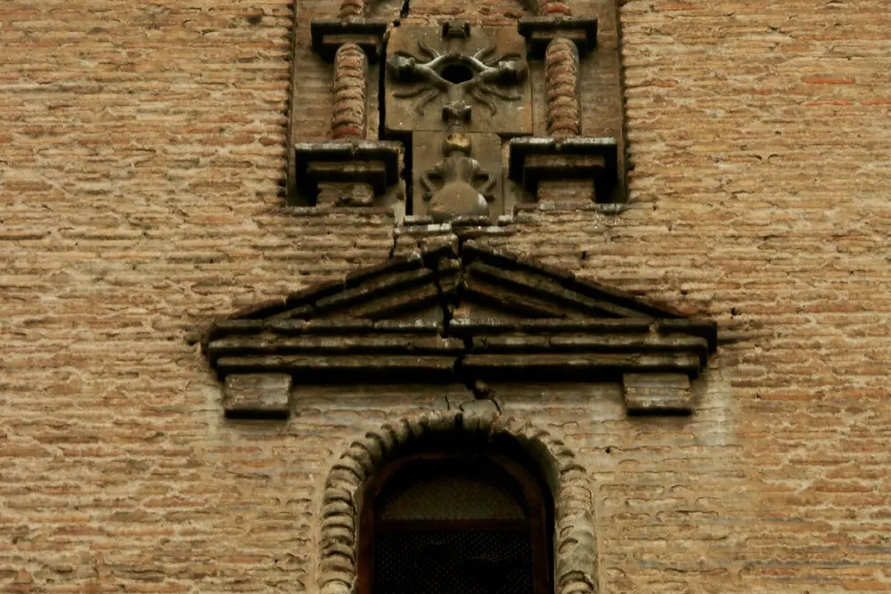 Close-up wall crack — size, location, and pattern are recorded in the report